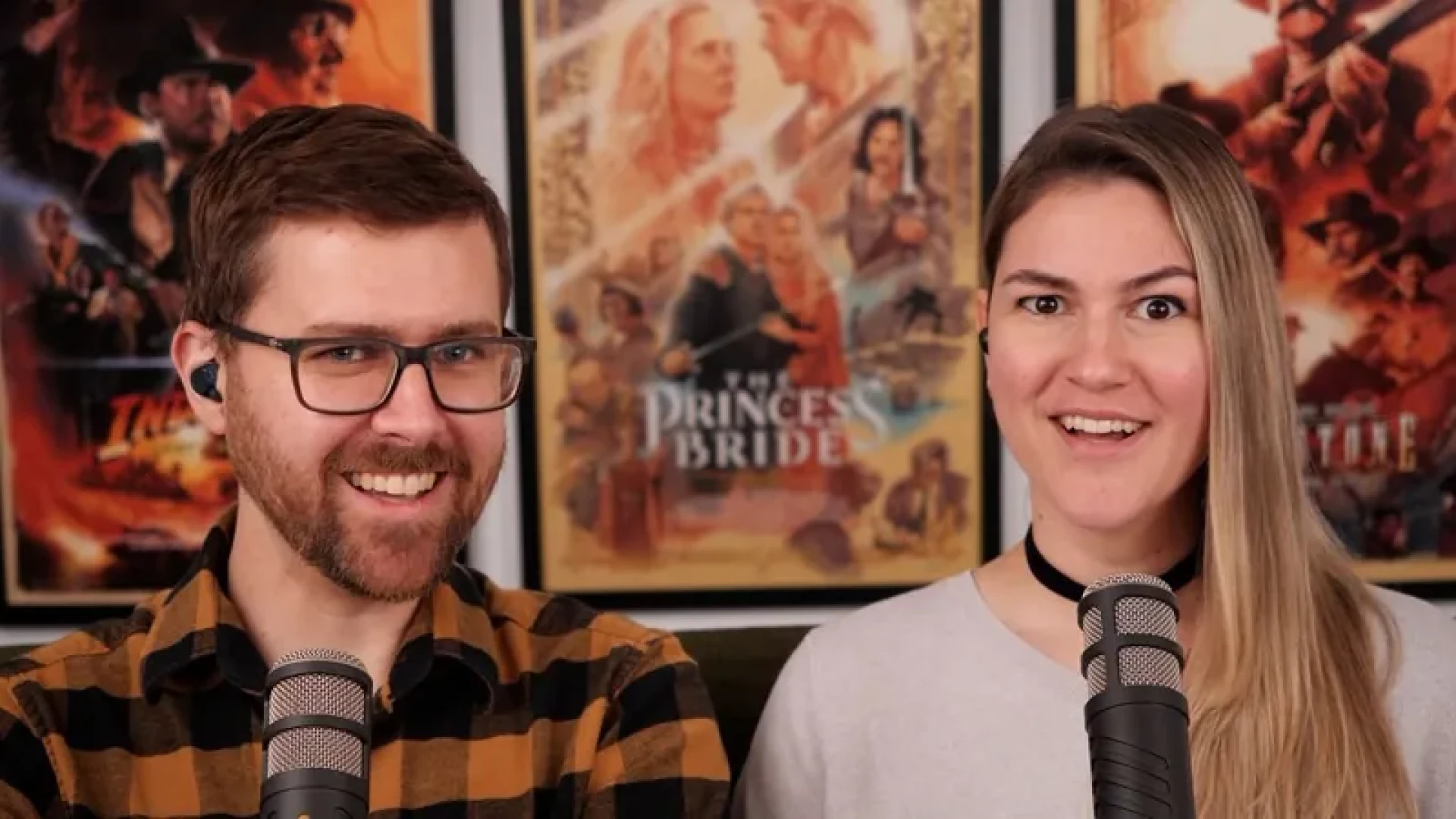 MaplenutsReact - The Haunting of Hill House: S1, Episode 1 (Steven Sees a Ghost) - Patreon Version — page 1