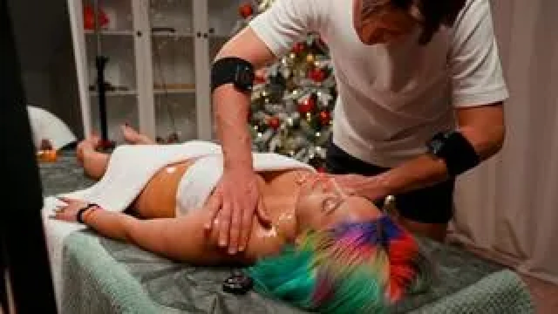 ASMR MASSAGE QUEENS - FREE VIDEO  HONEY ASMR MASSAGE  MARK ON ROXY 