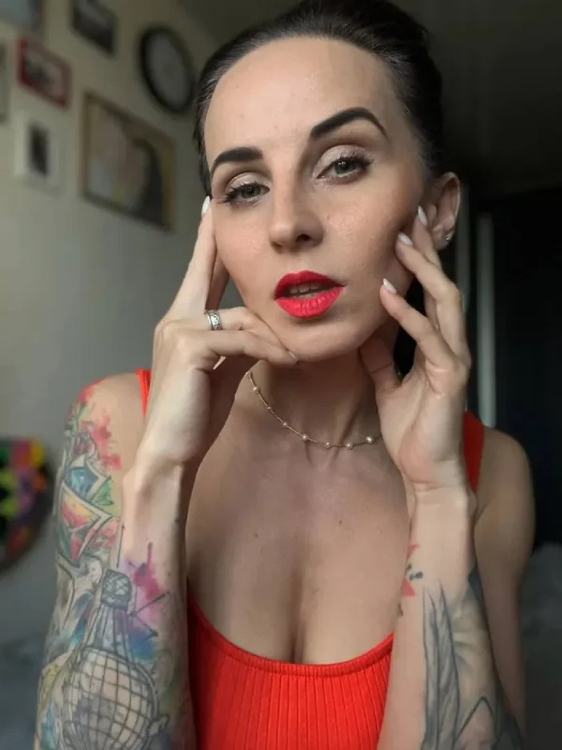 Natalia -  LACE, WARMTH, AND A SLOW TEASE