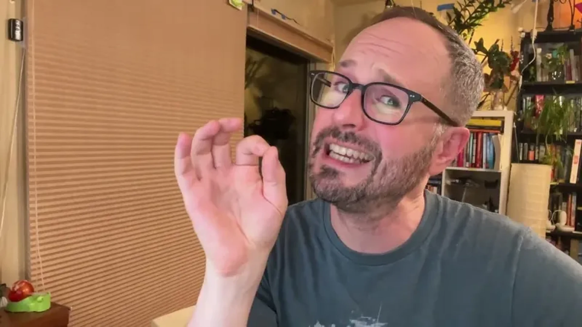 mattbaume - Bonus video! What makes Frasier so gay? — page 1