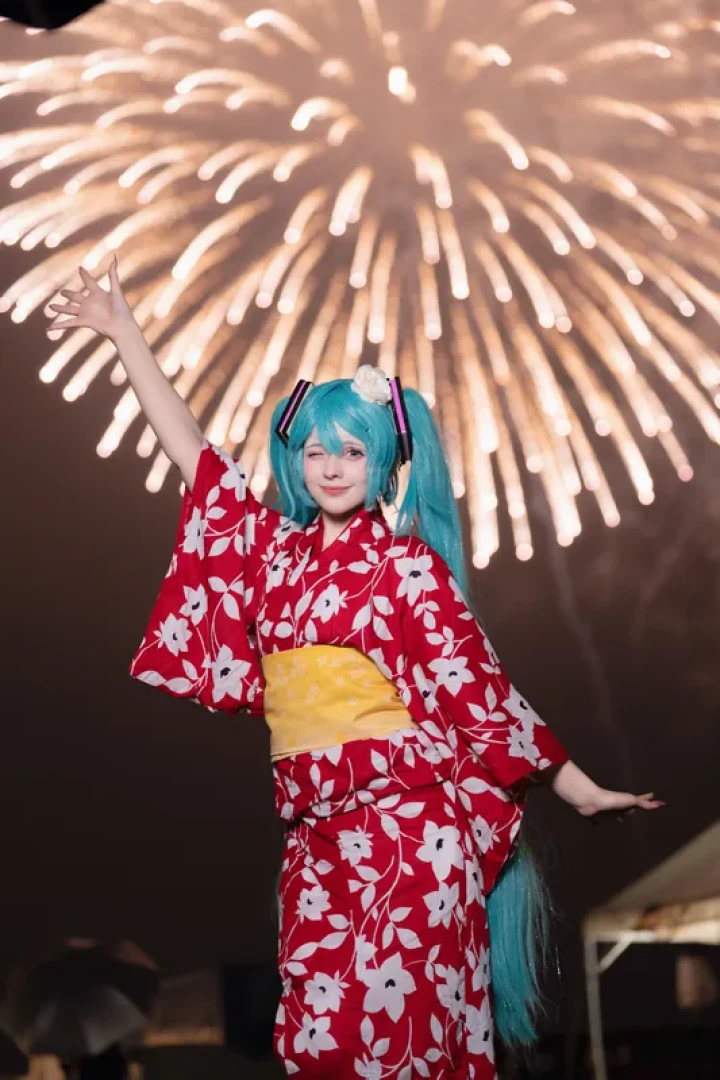 sayascarlet - Fireworks with Miku — page 1