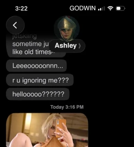 neroxliv - Ashley Graham Texts Leon (1 Pic + 2 Variants)