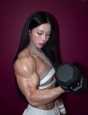KaydemEdits - [EXTRA] NMIXX Kyujin - Heavy bicep curls (2)