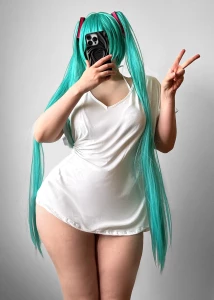 qiandaiyiyu - Hatsune Miku undressing cosplay set